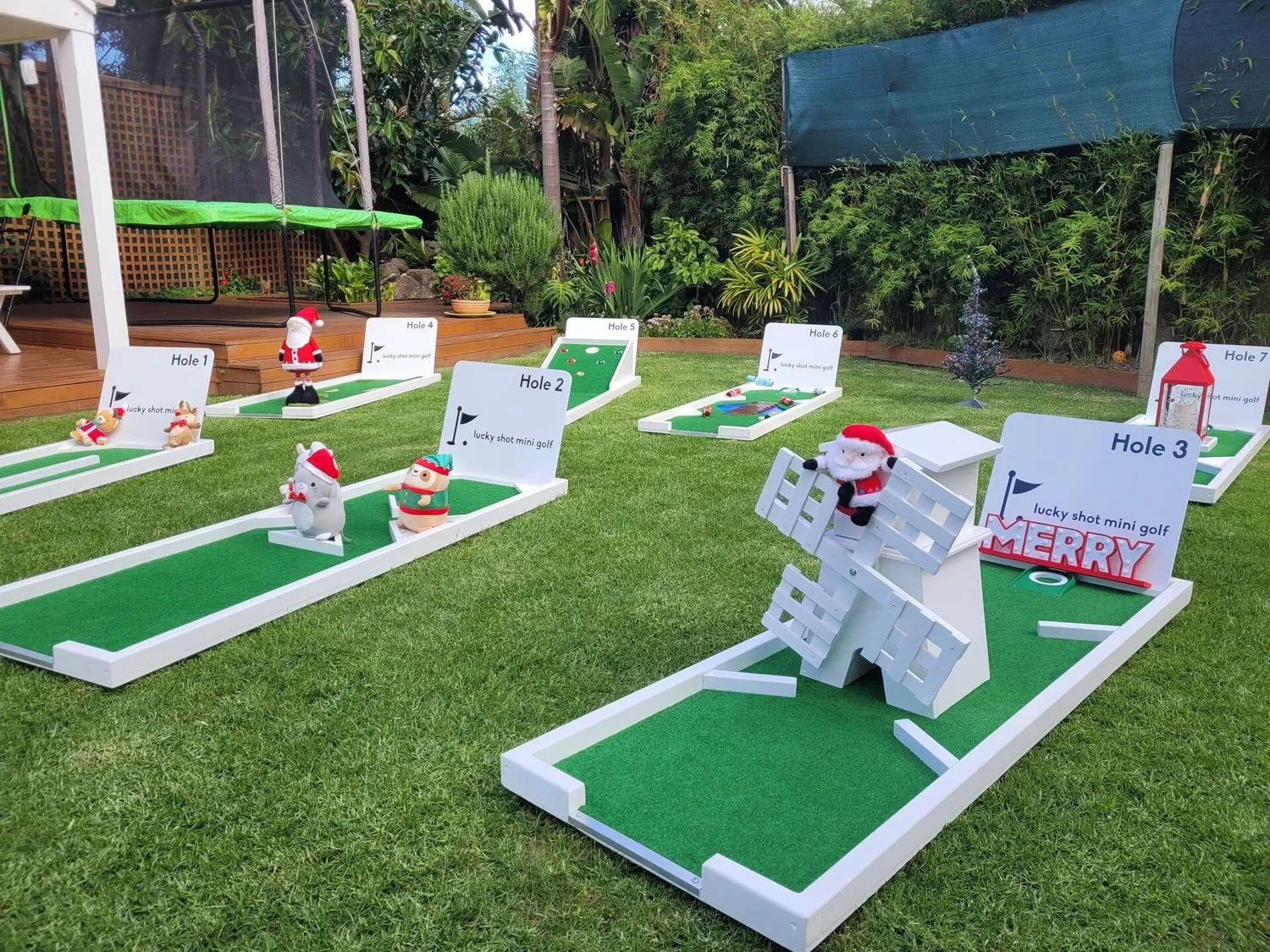 Christmas-themed Lucky Shot mini golf course